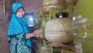 Gas Elpiji 3 Kilogram Langka, Warga Jombang Kelimpungan