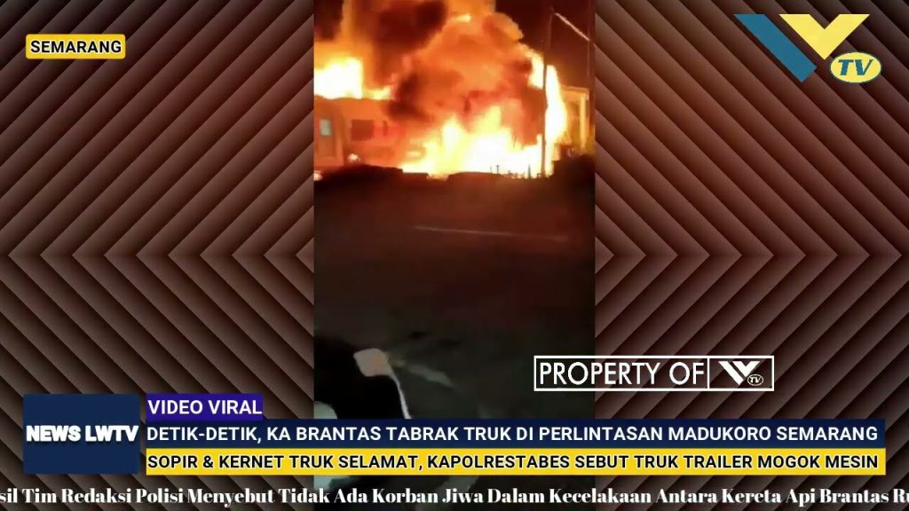 Kereta Api Brantas Tabrak Truk Tronton Di Perlintasan Sebidang Jalan Madukoro, Semarang Barat, Selasa Malam 23 Juli 2023 