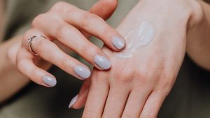 Bintik Hitam Auto Hilang! Ini Cara Memilih BB Cream yang Tepat untuk Tutupi Bekas Jerawat