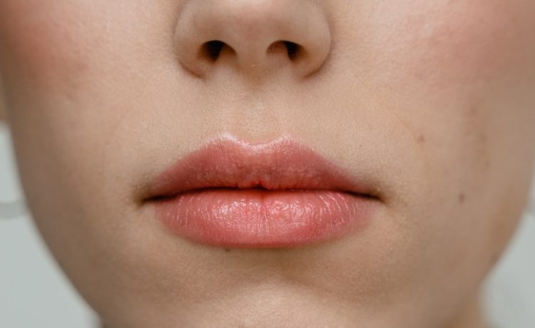 Waspadalah! Inilah 5 Tanda Bibir Kering serta Cara Mengatasinya dengan Mudah