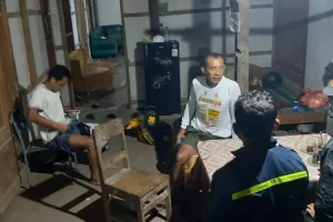 Dua Perahu Nelayan di Perairan Pantai Gladak Tulungagung Terhempas Ombak dan Terbalik, 4 ABK Selamat, 4 Lainnya Hilang 