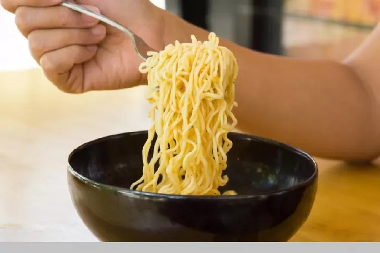 Dampak Sering Makan Mie Instan, Gangguan Pencernaan Salah Satunya