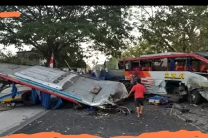Tabrakan Maut, Adu Banteng Bus Sugeng Rahayu vs Bus Eka Cepat, 4 Tewas, Belasan Penumpang Luka-Luka
