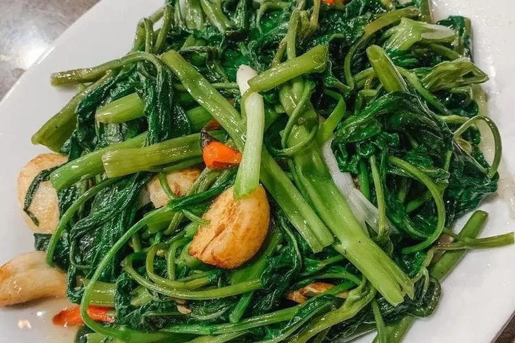 Anda Suka Menu Sayuran ? Silahkan Coba Resep Cah Kangkung Masakan Rumahan yang Simpel dan Mudah