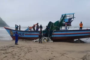 Kecelakaan Laut Terjadi di Blitar, Menimpa 2 Perahu Nelayan Asal Prigi, 8 Orang Dikabarkan Hilang 