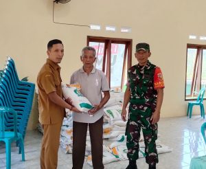 Alhamdulillah, Ratusan Warga Desa Ngadiluwih Dapat Bantuan Beras, Sangat Membantu di Tengah Melonjaknya Harga Beras  