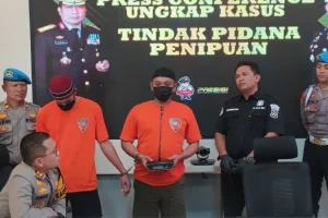 Ngaku Kasatreskrim, Warga Sambit Ponorogo Peras Kades, Ini Akibatnya