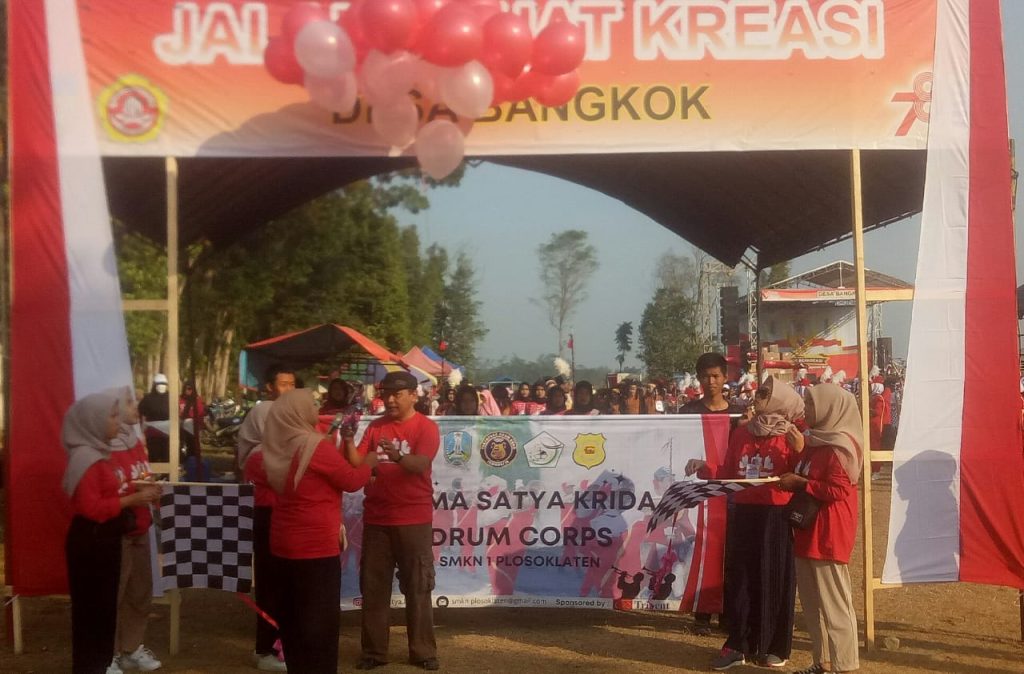 Jalan Sehat Kreasi di Bangkok, Gurah, Peserta Jor-Joran Tampilkan Kreasi yang Unik dan Menarik