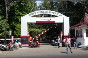 Anda Ingin Liburan ke Kebun Binatang ? Tidak Perlu Jauh ke Surabaya, di Blitar Juga Ada, Ini Infonya 