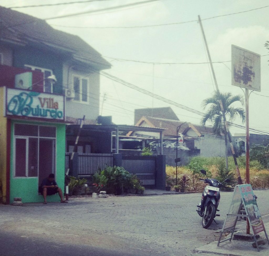 Warga Perumahan Villa Bulurejo Blabak Bergolak, Jalan dan Drainase Rusak, Dana Prodamas Tidak Bisa Digunakan