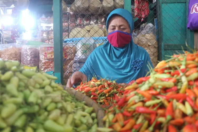 Beli Cabai di Ponorogo Rp 70 Ribu Per Kilogram, Rasa Pedas, Harga Juga Pedas