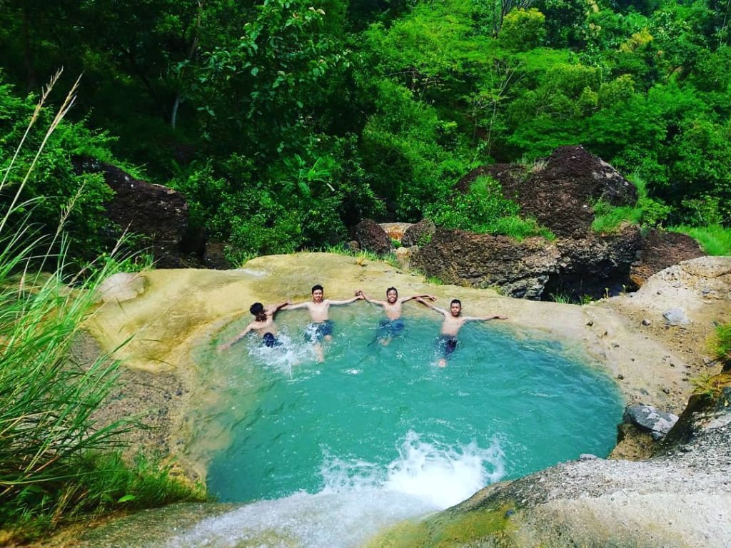 Sensasi Berenang di Atas Bukit,  Wisata Alam Coban Kromo di Tulungagung Jadi Pilihan