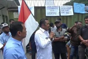 Akibat Limbah, Pabrik Kayu Milik PT. Layo Seng Fong di Jombang  Didemo Ratusan Warga 