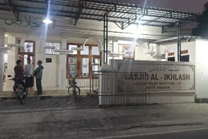 Kotak Amal Masjid Al Ikhlas Kota Madiun Dikuras Pria Berkemeja Kuning, Pelaku  Masih Dicari