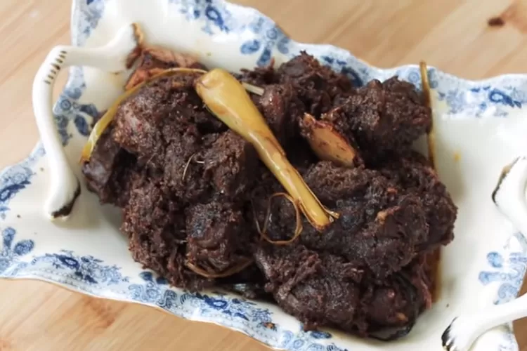 Resep Rendang Daging Khas Padang ala Chef Devina Hermawan