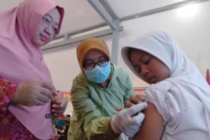  Ribuan Siswi Kelas 5 SD di Kota Blitar Bakal Divaksin Cegah Kanker Rahim   