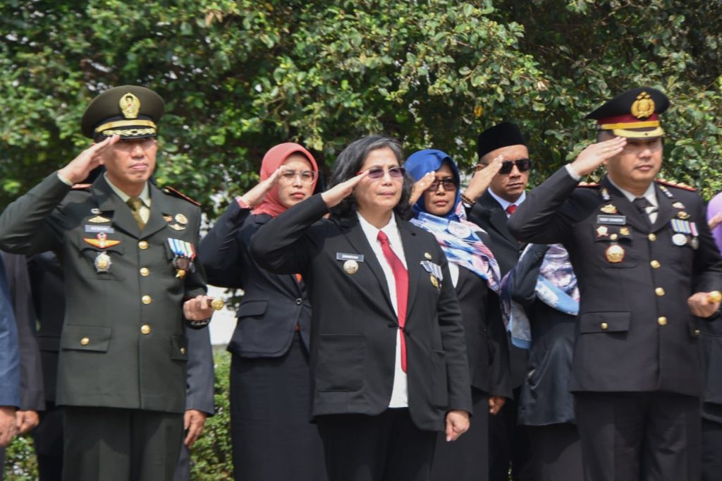 Peringati Hari Pahlawan, Pj Wali Kota Kediri Tabur Bunga Kenang Perjuangan Pahlawan