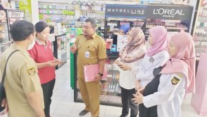 DLHKP Kota Kediri Ancam Hentikan Usaha Para Pelaku Usaha yang Pakai Plastik Bekas    