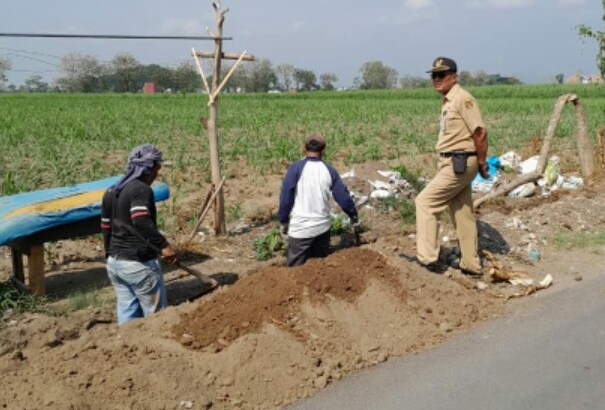 Lurah Betet Tinjau Langsung Pengerjaan Fisik Proyek Prodamas, Pastikan Selesai Sesuai Target