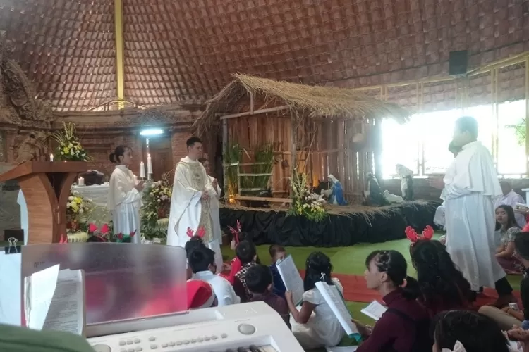 Misa Natal di Gereja Puhsarang Berlangsung Khidmat, Ini Infonya