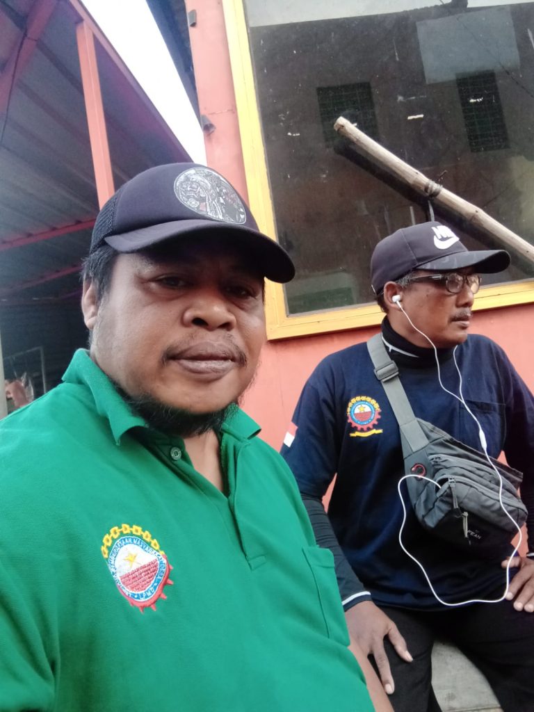 Pasar Semen, Parkir Semrawut, Retribusi Tidak Jelas, Kepala Pasar Kosong, Ditambah Lagi Paguyuban Pedagang Tidak Aktif 