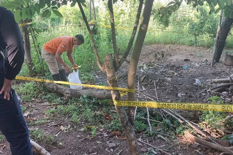 Warga Desa Banyakan Kecamatan Banyakan Kediri Geger, Ditemukan Mayat Tanpa Identitas Tertimbun Tanah