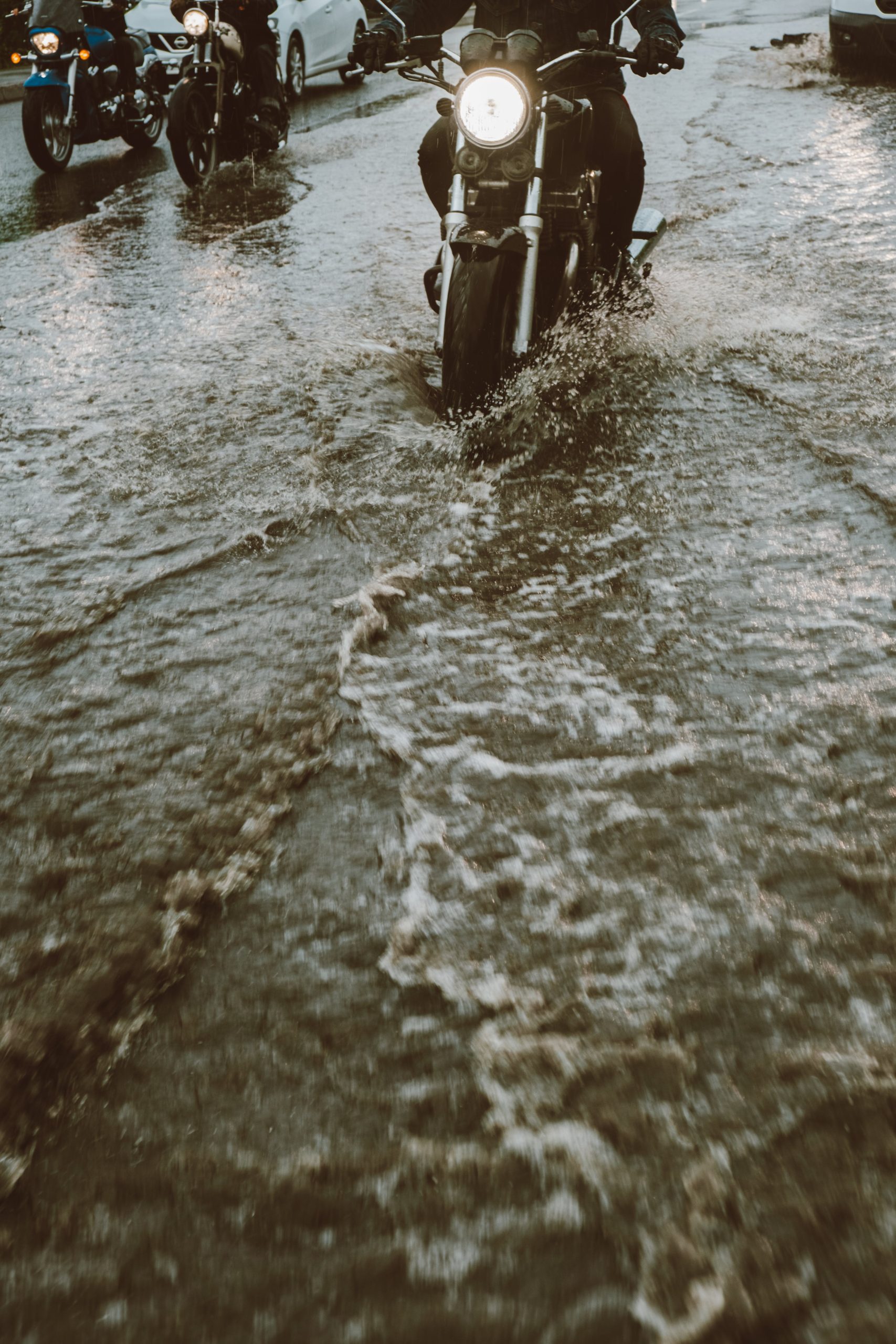 15 Arti Mimpi Banjir Menurut Primbon Jawa yang Ternyata Bukan Cuma Pertanda Buruk! 