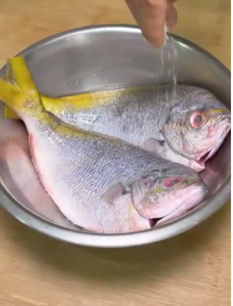 3 Inspirasi Olahan Ikan untuk Menu Makan Malam Keluarga, Ikan Mujair Goreng Sambal Pecak Enaknya Kebangetan