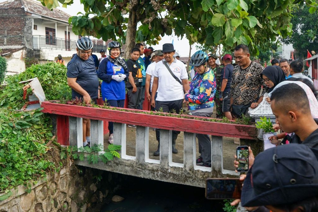 Pastikan Saluran Air di Kota Kediri Lancar, Pj Wali Kota Kediri Tinjau Beberapa Titik