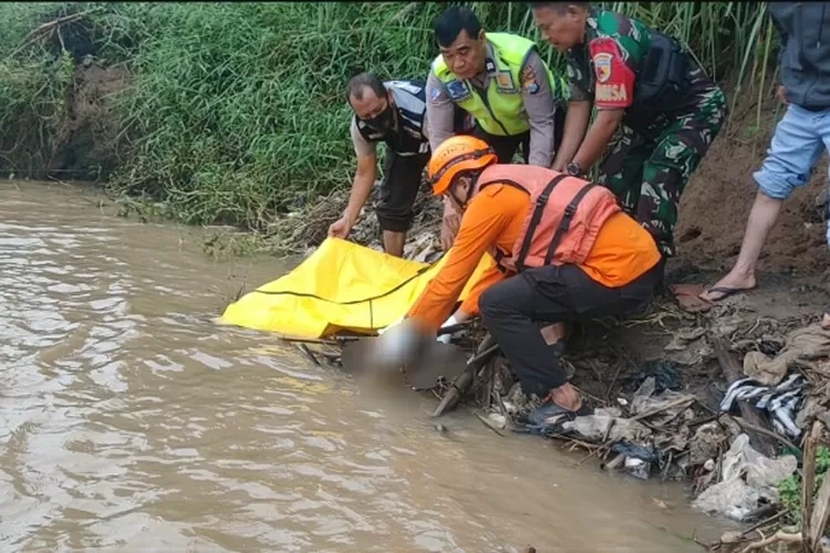 Jasad Bayi Perempuan Ditemukan Seorang Pencari Ikan di Sungai Bengawan Madiun