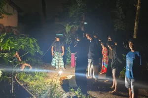 Warga Kauman, Srengat,  Blitar Geger, Bayi Perempuan Baru Dilahirkan, Ditemukan Berlumuran Darah dan Diletakkan di Atas Tanah Tanpa Alas   