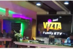 Antara Penyanyi Dangdut Inul Daratista dan Kenaikan Pajak Hiburan ada Brand Bisnis Inul Vizta Karaoke 