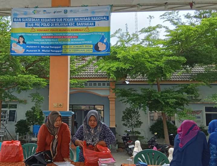 Ratusan Balita Ikuti Vaksinasi Polio di Jabon