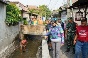 PJ Wali Kota Kediri Imbau Masyarakat Tidak Buang Sampah Sembarangan, Ini Pesannya