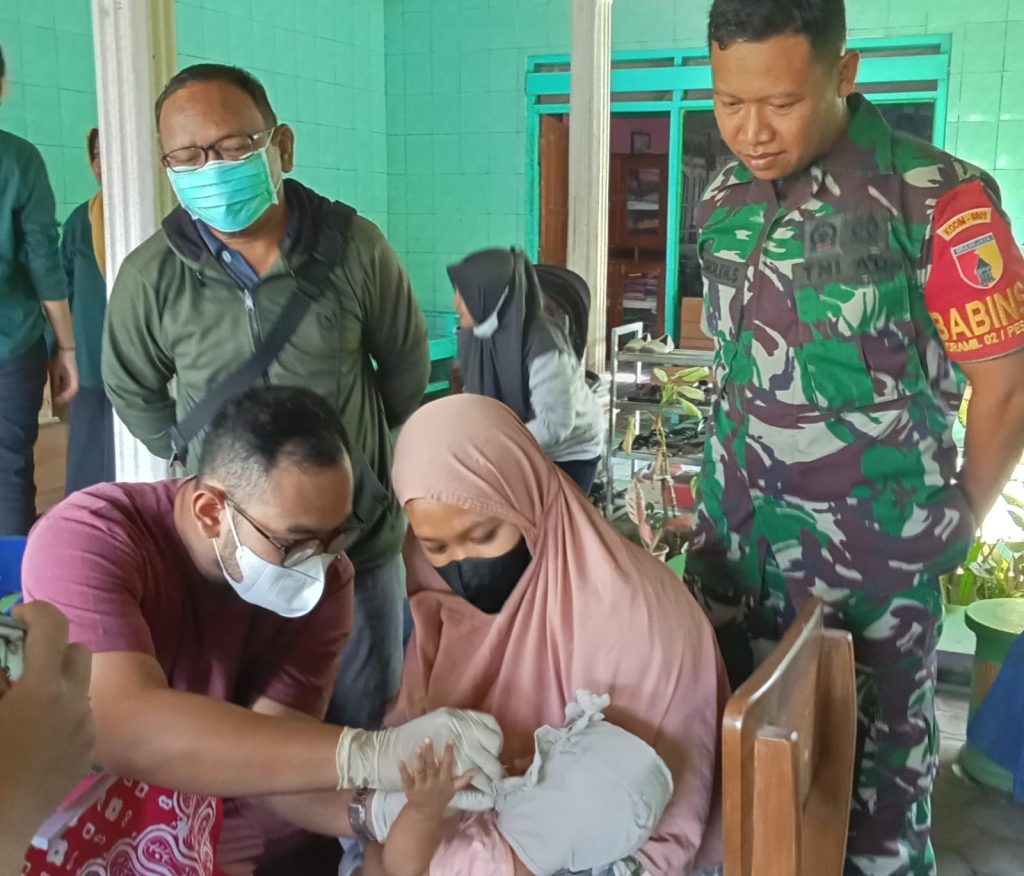 Puluhan Anak Divaksin Polio di Posyandu Anggrek Lingkungan Cakarsi Kelurahan Tosaren, Sukseskan Agenda Sub PIN Polio