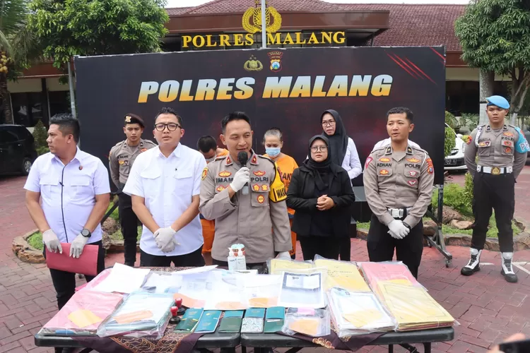 Polres Malang Gagalkan Pengiriman Belasan Calon PMI ke Singapura, Bos dan Staf LPK Anugerah Jujur Jaya Ditangkap