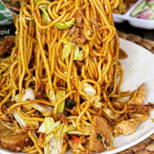 Yuk Coba Resep Mie Goreng Pedas Ini, Pasti Bisa Menggoyang Lidah! 
