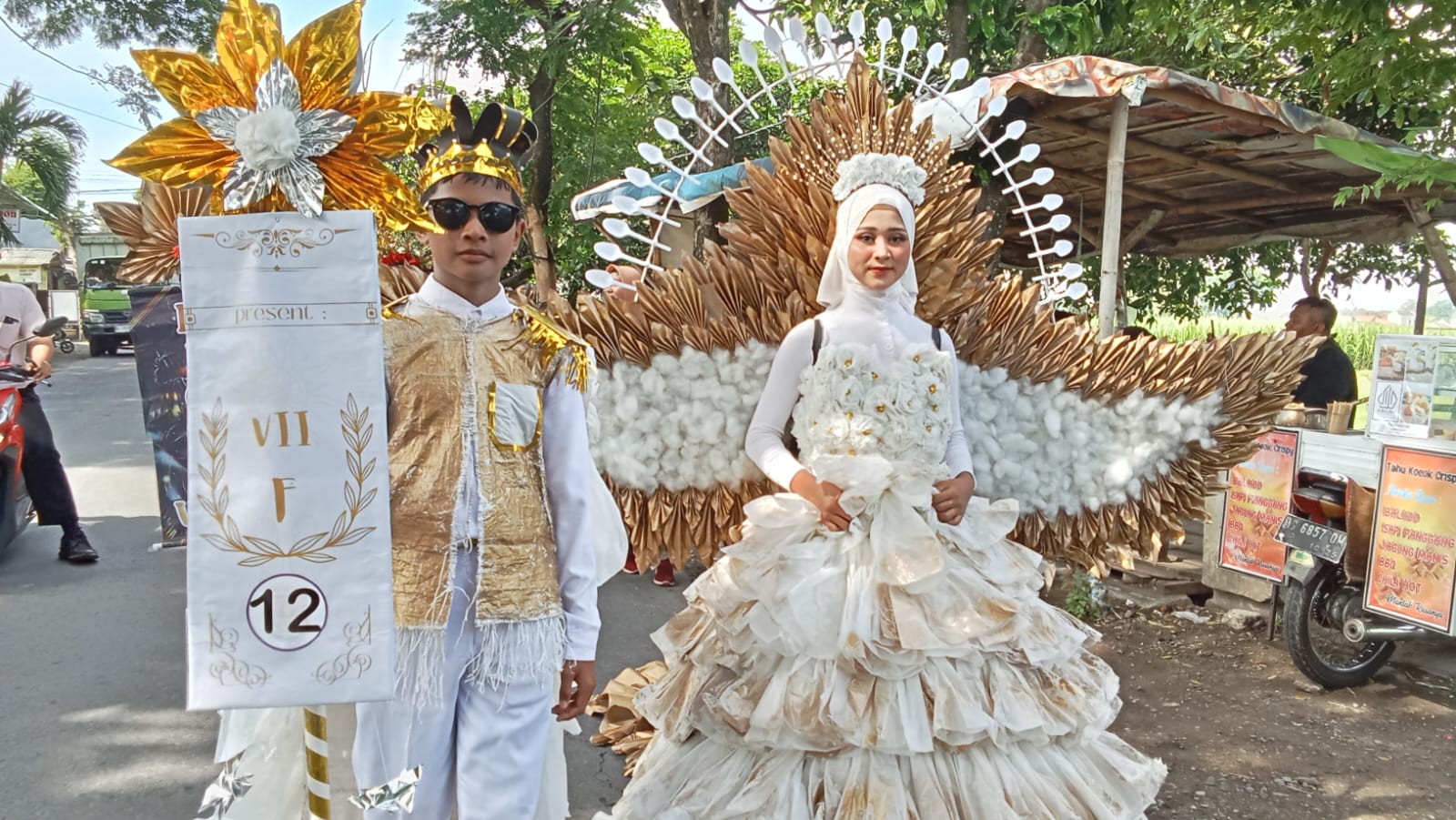 Gerak Jalan Kreasi Semarakkan Dies Natalis SMPN 9 Kota Kediri yang Perdana