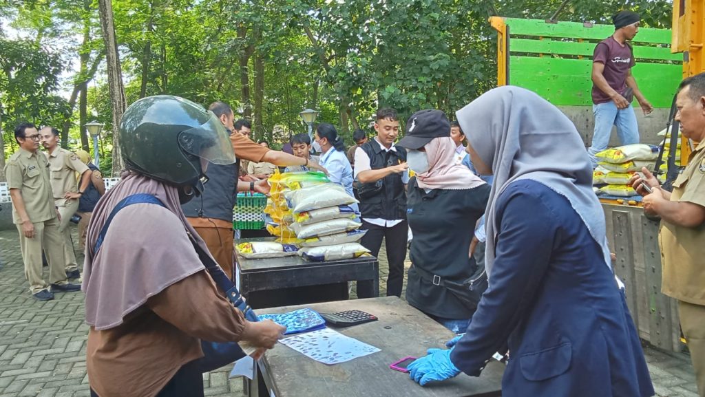 Operasi Pasar Beras di Kota Kediri Diminati Warga dan Berjalan Lancar, Kepala Bulog Sampaikan Terimakasih 