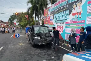 Kecelakaan Beruntun Terjadi di Kota Blitar, Melibatkan Pikap, Motor dan Bus, Begini Kronologinya