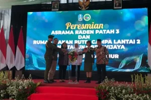 PJ Wali Kota Kediri Dr Zanariah Dampingi Gubernur Jawa Timur Resmikan Gedung Baru SMA 5 Taruna Brawijaya Kota Kediri