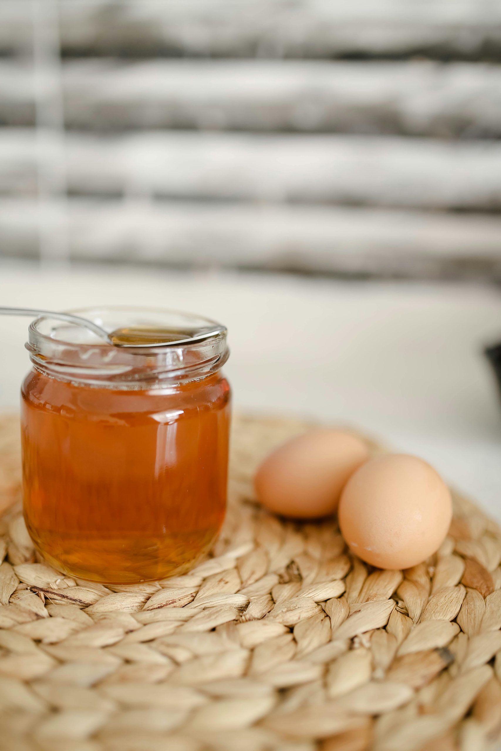 Ini Manfaat Masker Wajah Putih Telur dan Madu, Glowing Alami dengan Bahan Dapur 