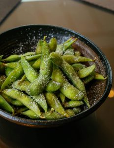 Suka Banget Makanan Asin? Ketahui Bahaya Tersembunyi Konsumsi Garam Berlebihan untuk Kesehatan Tubuh