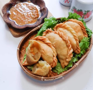 Pastel Isi Kentang Wortel Ayam Takjil Buka Puasa Menggugah Selera yang Cara Membuatnya Gampang Baanget