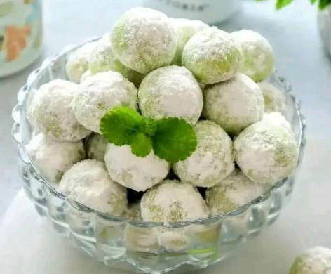 Ide Kue Kering Lebaran Simpel, Ini Resep Putri Salju Pandan yang Punya Warna Cantik