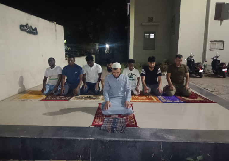 4 Mahasiswa Asing di India Diserang Saat Sholat Terawih, Warga Vrindavan Makin Terlihat Ganas