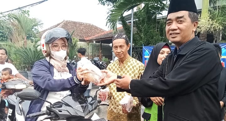 LPMK dan Karang Taruna Kelurahan Tamanan, Didukung Caleg Terpilih Mistiani, Gelar Santunan Anak Yatim dan Pembagian Takjil, Ini Infonya