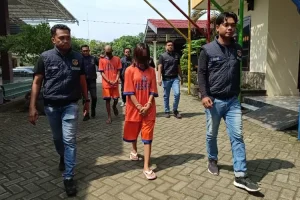 Satreskrim Polres Kediri Tangkap Terduga Pelaku Pembuang Janin di Desa Pule, Ternyata Sepasang Kekasih
