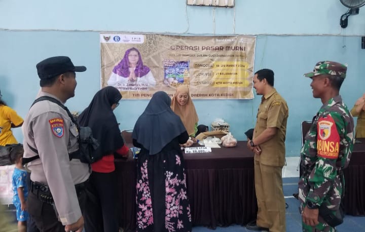 Pasar Murah di Kelurahan Banaran Diserbu Warga