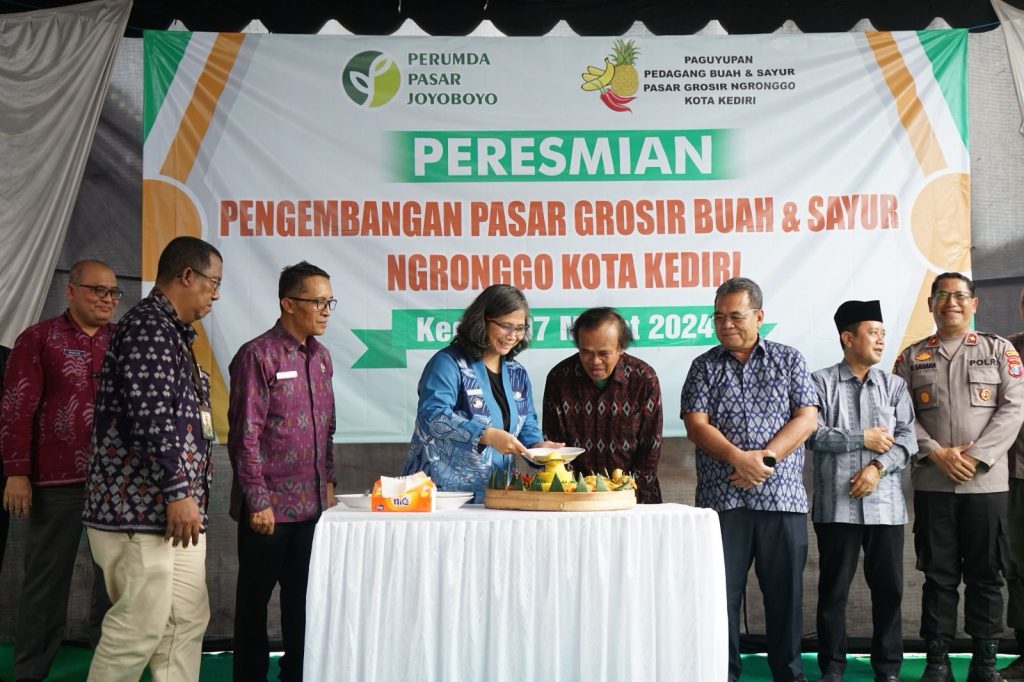 Pj Wali Kota Kediri Resmikan Pengembangan Pembangunan Pasar Grosir Ngronggo, Ini Infonya